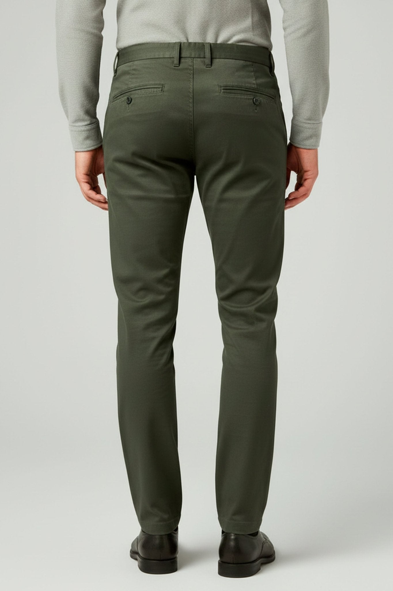 Calca sarja masculina verde musgo algodao egipcio, visual sofisticado elegante e versati