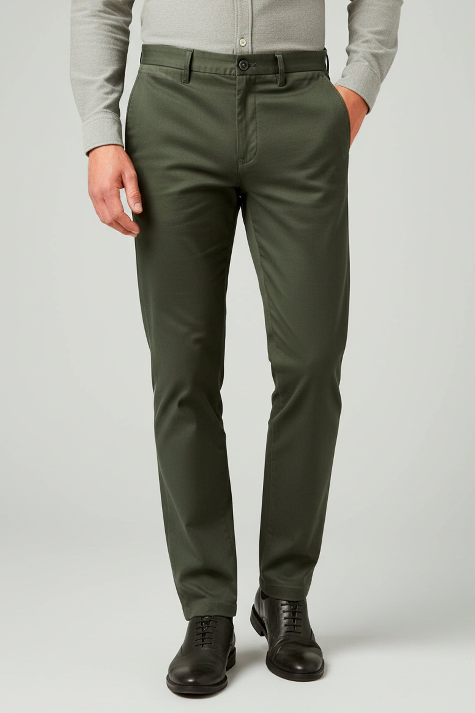 Calca sarja masculina verde musgo em algodao egipcio, estilo premium moderno e confortavel para o dia a dia