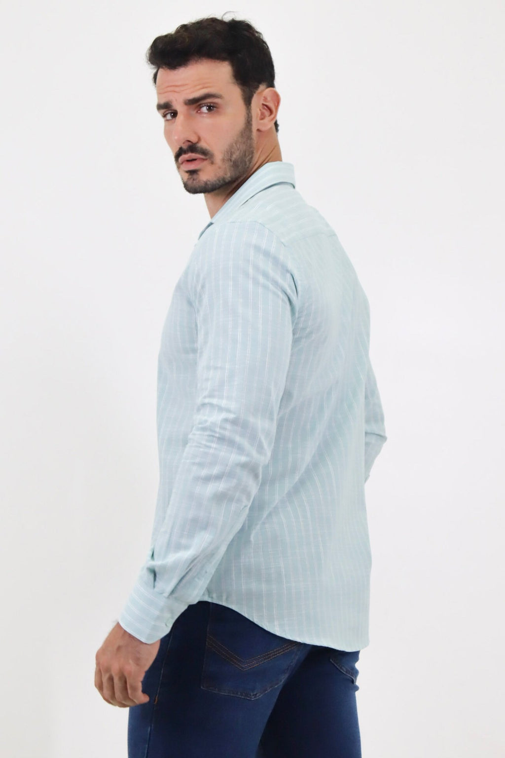 Camisa social masculina azul claro slim fit manga longa, estilo elegante ideal para ambiente profissional