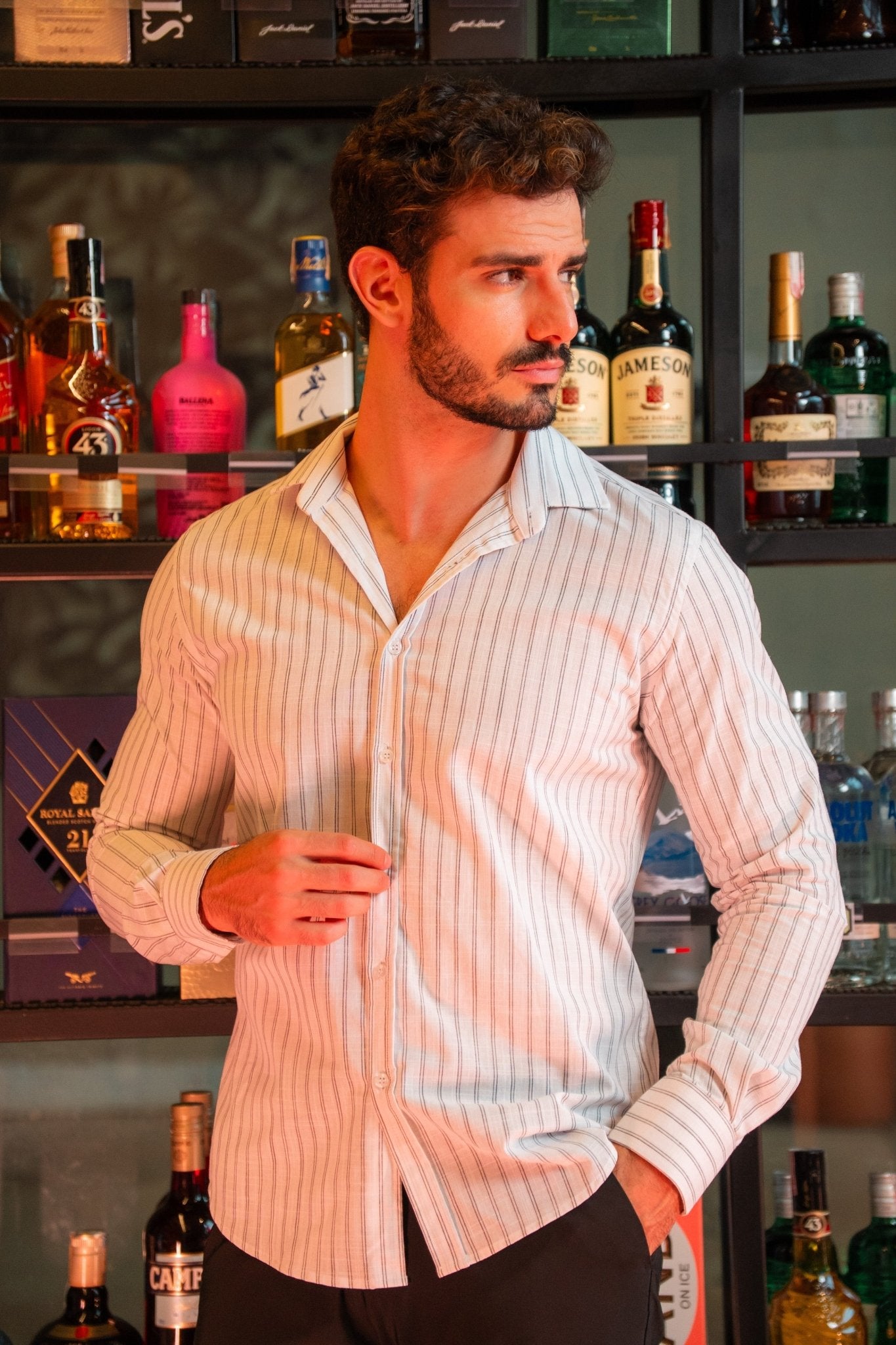 Camisa social masculina branca slim fit estilo alfaiataria, perfeita para look sofisticado