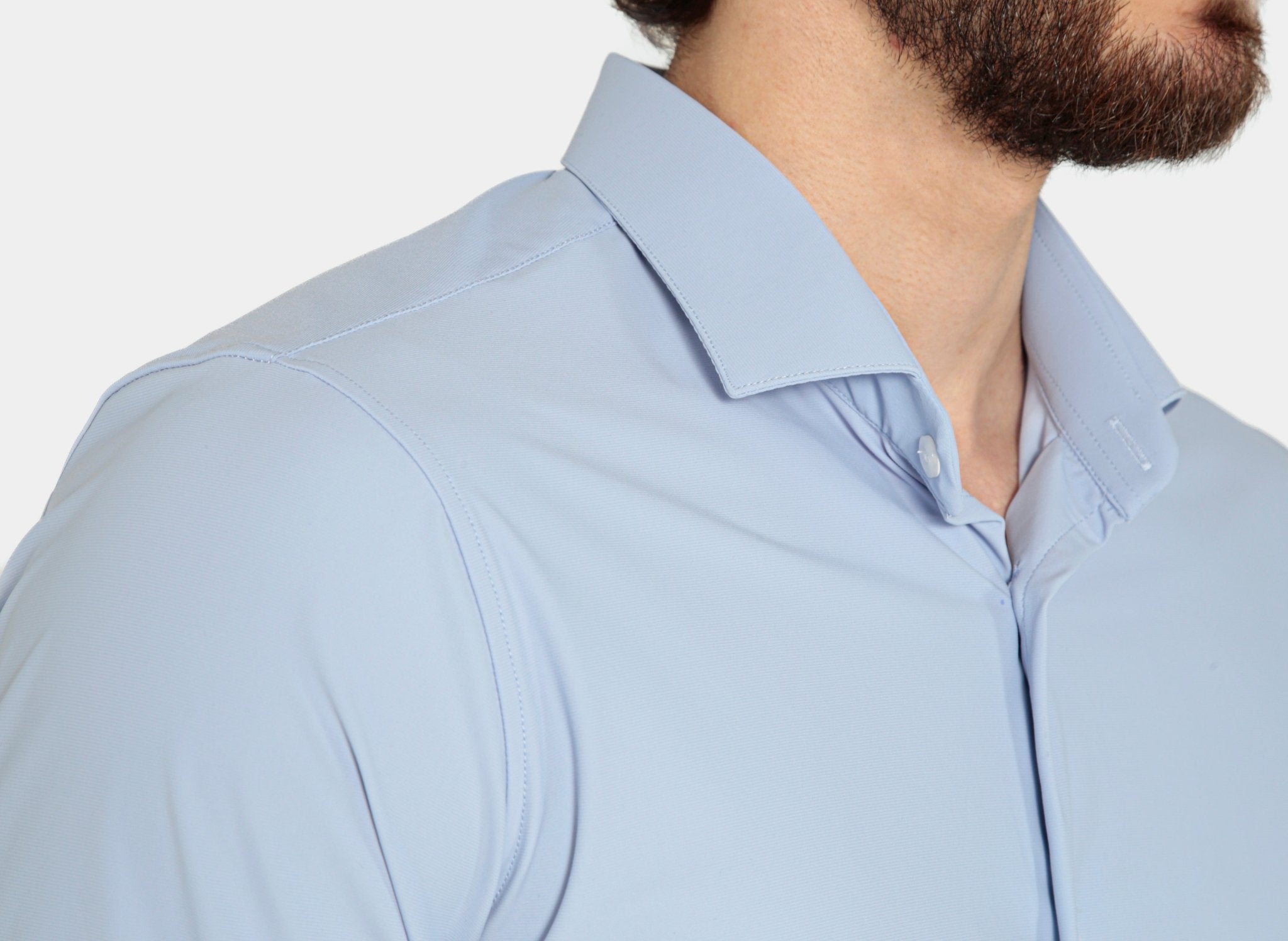 Camisa masculina azul claro tech stretch Aero Dynamic, corte ergonômico com máxima elasticidade e proteção UV para conforto total no treino e no dia a dia
