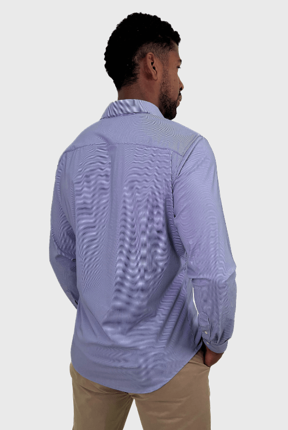 Camisa masculina tech stretch listrada marinho e branco, design funcional com tecnologia anti-odor e acabamento premium que dispensa o uso de ferro