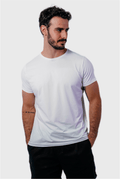 Camiseta fitness branca em poliamida dry prime, toque gelado e tecnologia de alta performance para treinos intensos com máximo conforto