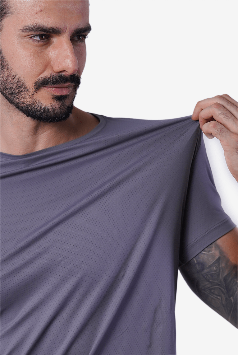 Camiseta fitness chumbo em poliamida dry concept, design moderno com material ultra leve que proporciona secagem rápida e conforto térmico constante