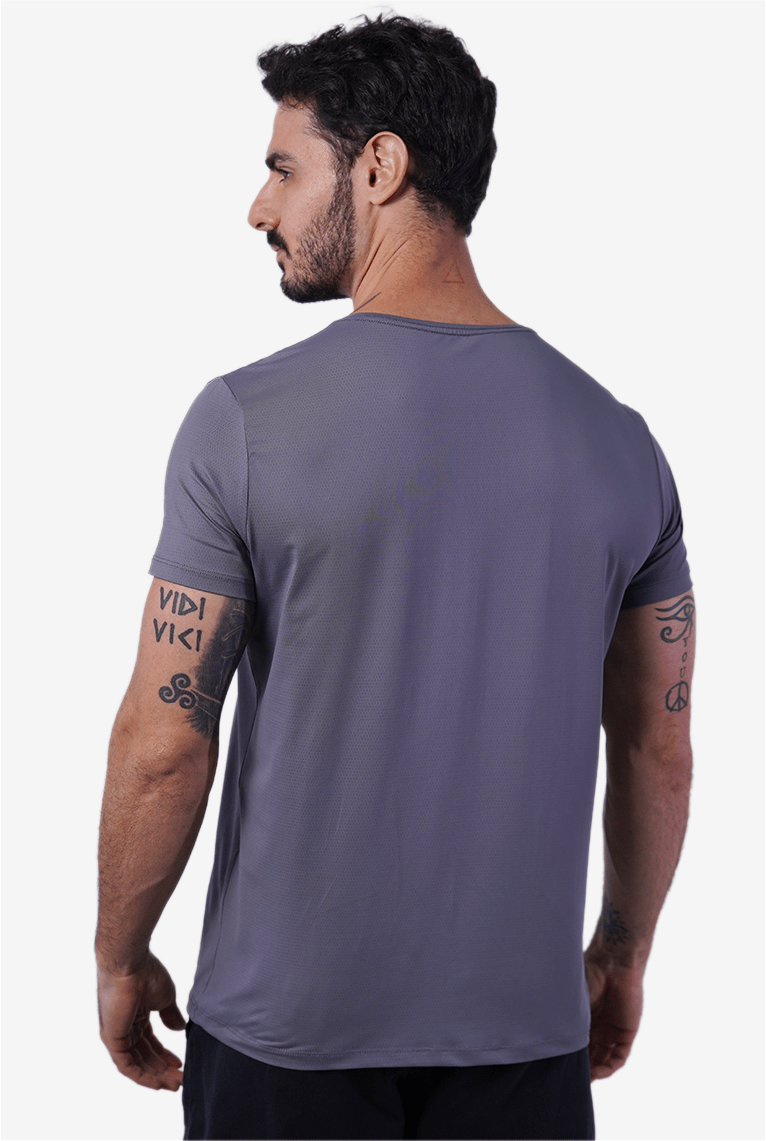 Camiseta fitness chumbo em poliamida dry master, excelência em durabilidade e ajuste perfeito ao corpo para treinos de alta intensidade