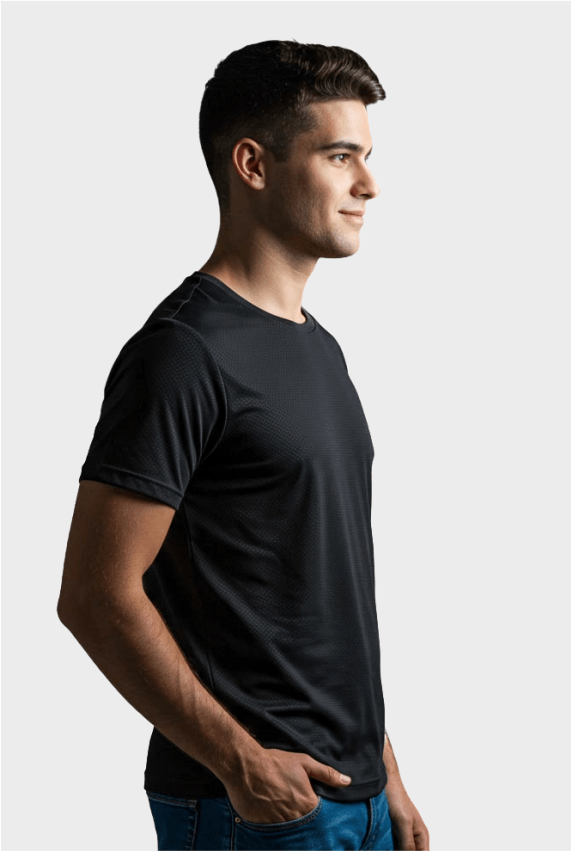 Camiseta fitness preta em poliamida dry titanium, tecido ultra resistente de alta compressão e leveza, ideal para treinos de força e resistência