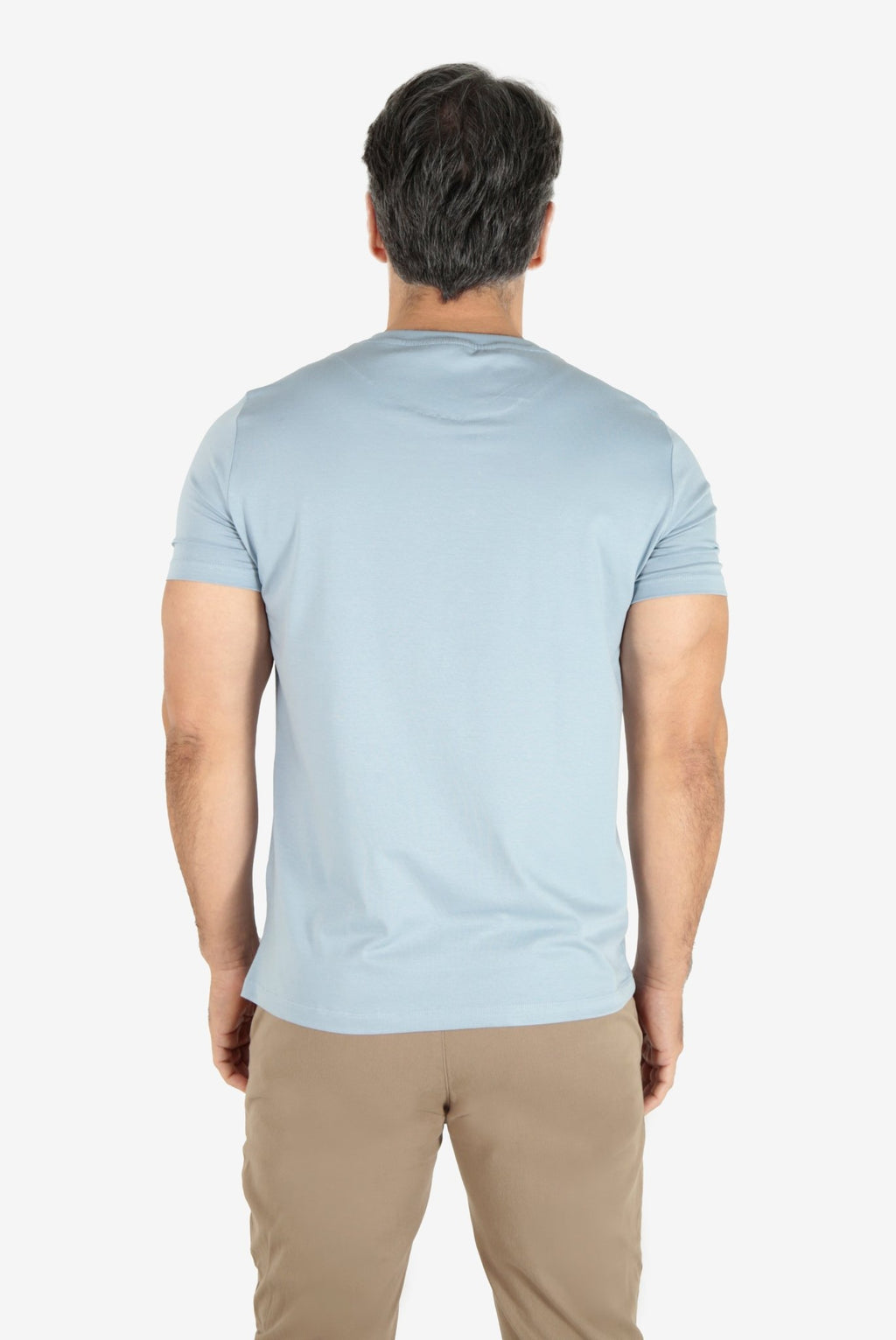 Camiseta henley azul claro masculina em algodao egipcio, estilo casual moderno elegante e versatil