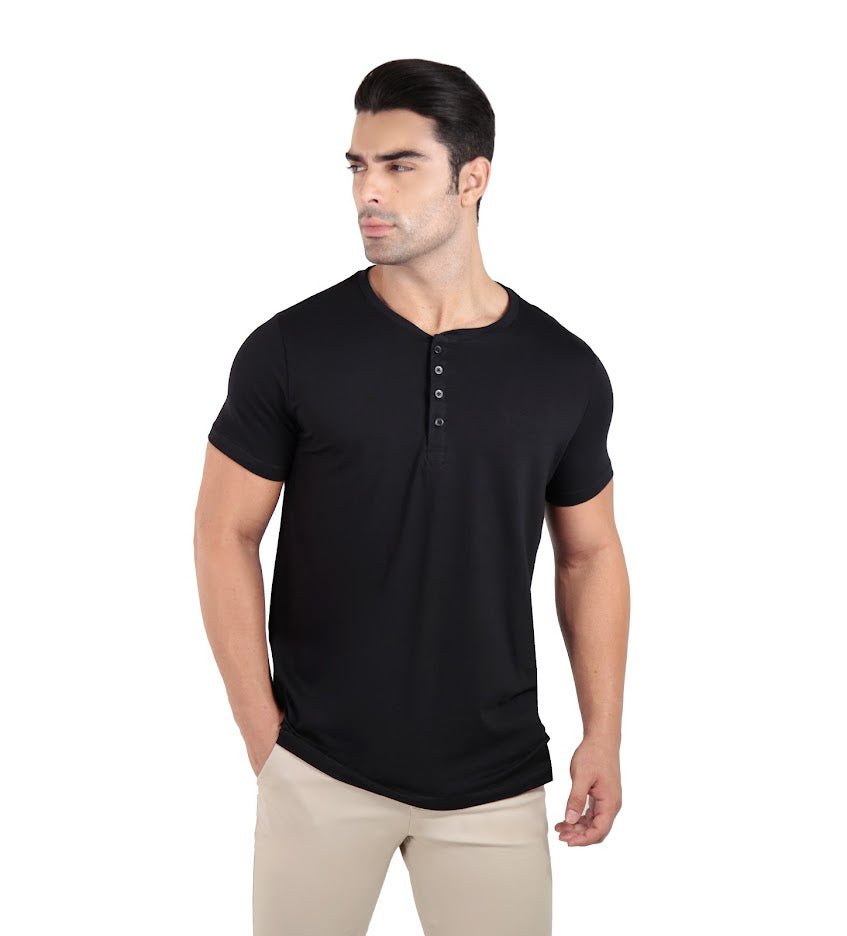Camiseta henley masculina preta em algodao egipcio com gola padre, estilo premium elegante e moderno