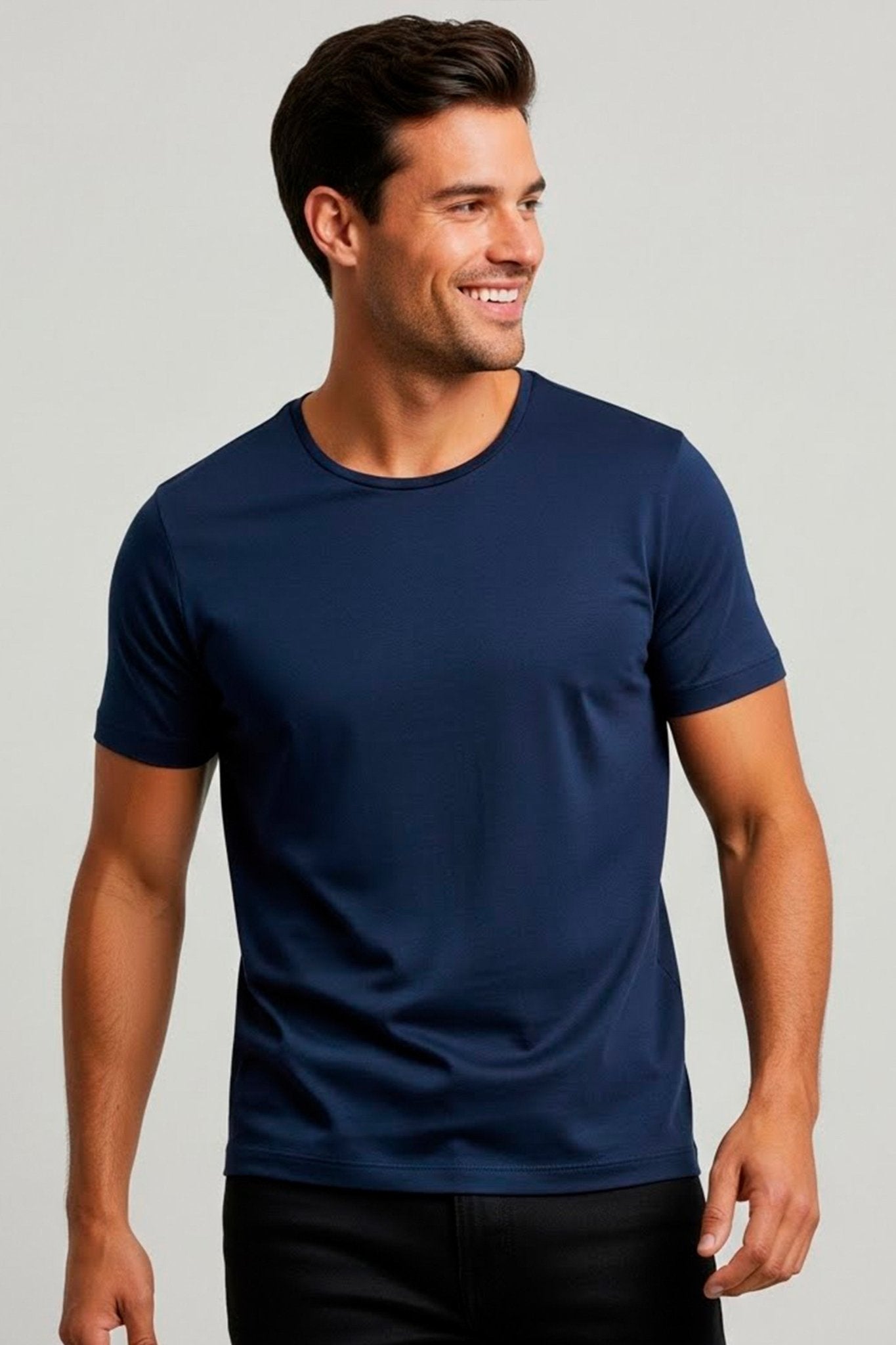 Camiseta masculina azul marinho basica elegante em algodao premium ideal para look casual masculino