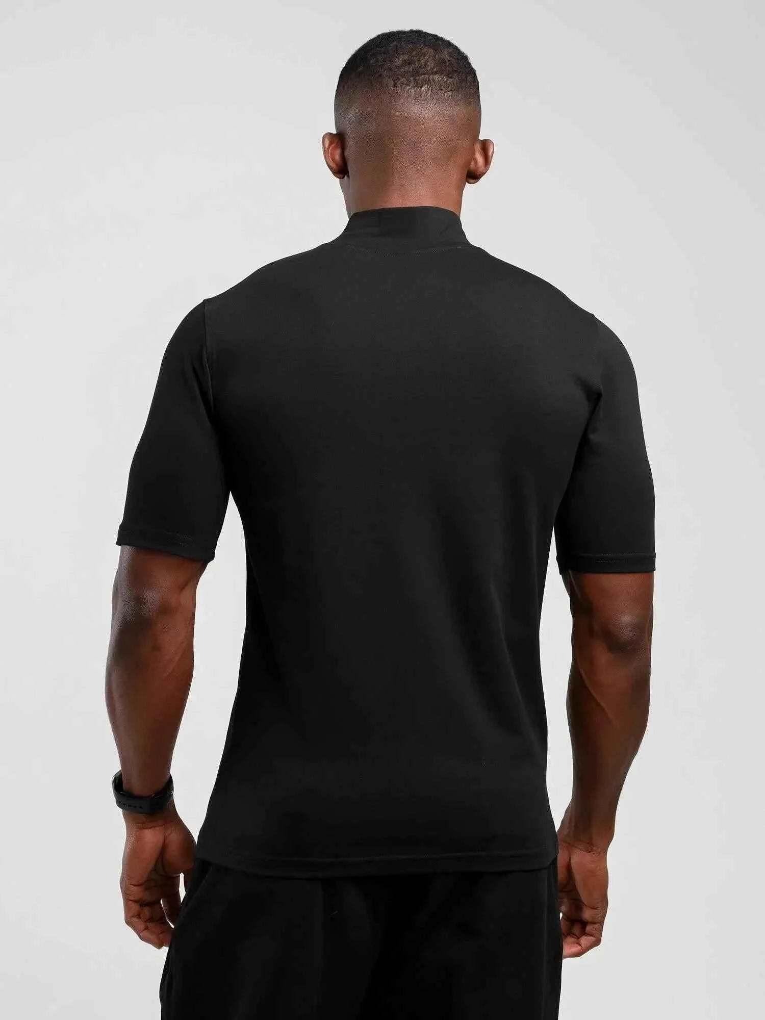 Camiseta masculina preta gola alta San Diego, estilo premium moderno e sofisticado