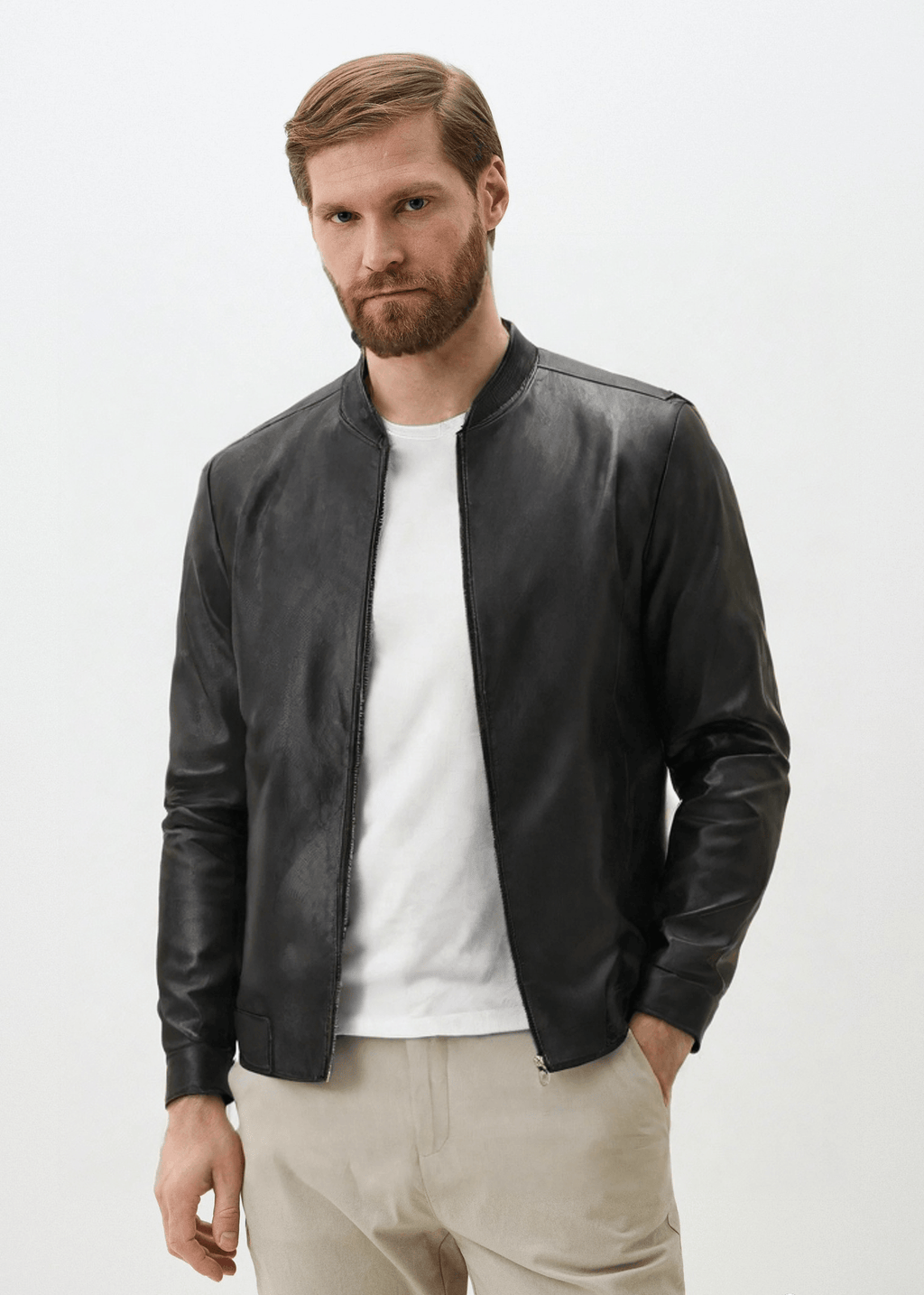 Jaqueta masculina de couro Dallas preta, confeccionada em couro nobre com toque macio, fechamento frontal em zíper e caimento slim impecável