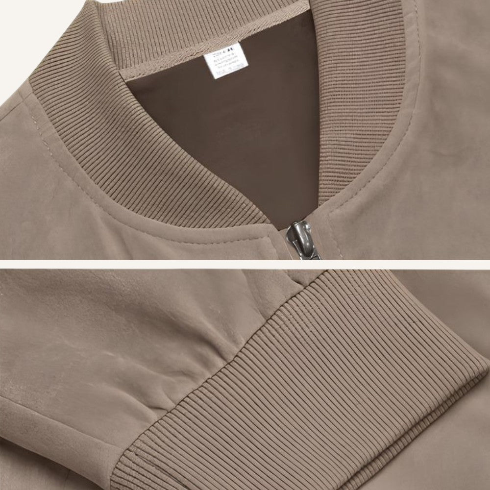 Jaqueta masculina de suede caqui Renoir, design old money com visual refinado e sofisticado