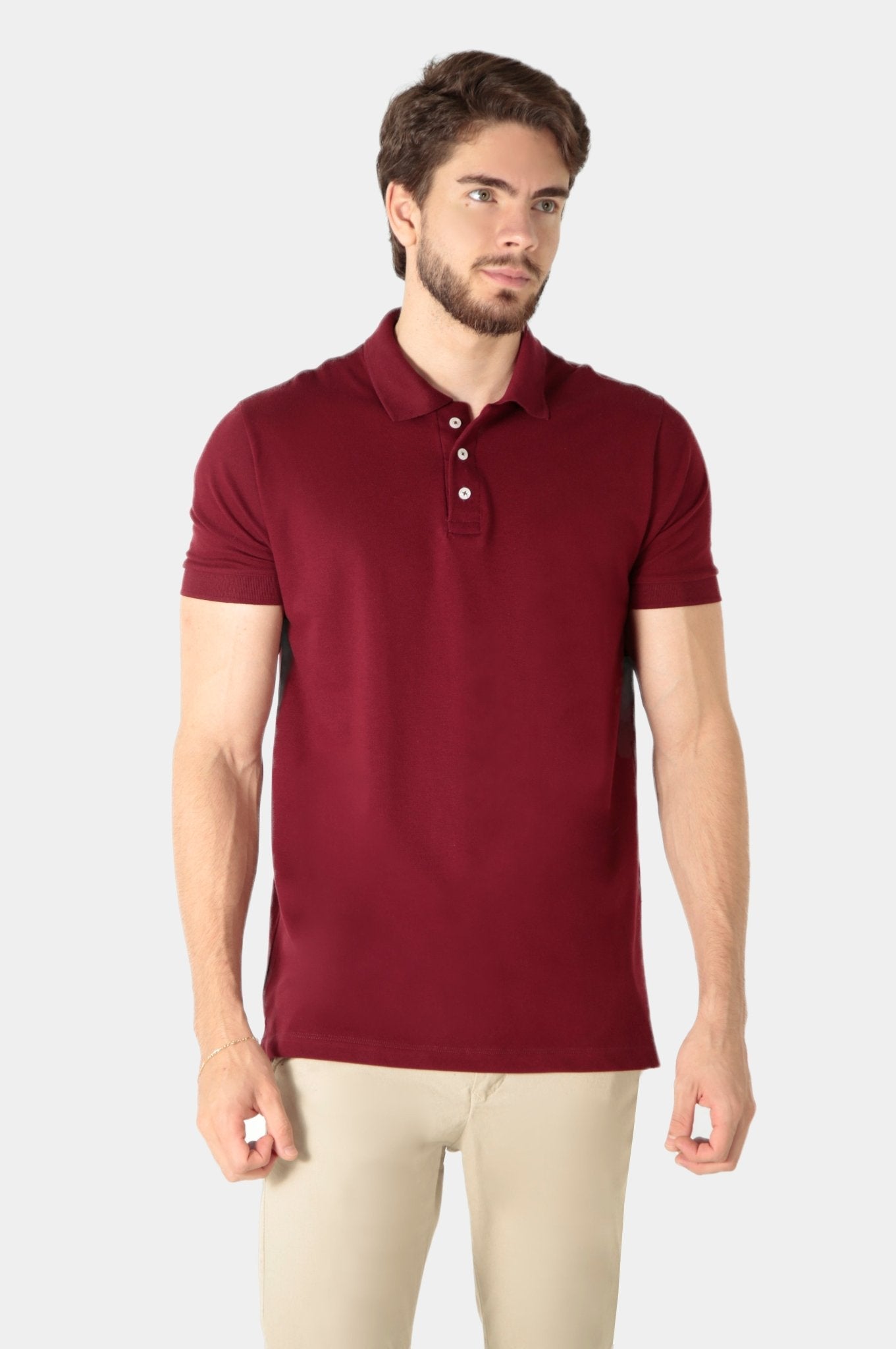 Polo masculina bordô em algodão pima com elastano, piquet de luxo com tonalidade profunda e toque extra macio para um visual sofisticado e potente
