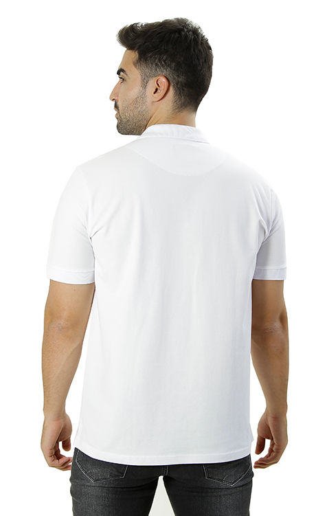 Polo branca em piquet pima premium e elastano, acabamento de luxo com tecido respirável que une a sofisticação do clássico com a tecnologia do elastano