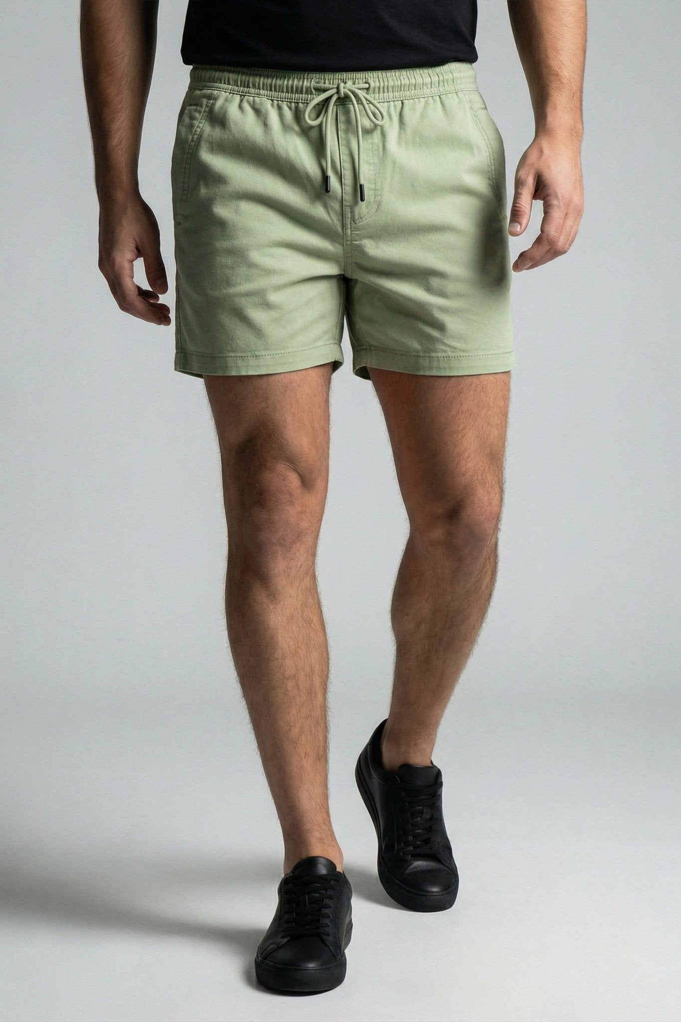 Short em sarja color verde mar, cor refrescante de verão com acabamento de alfaiataria casual e tecido de algodão nobre com elastano