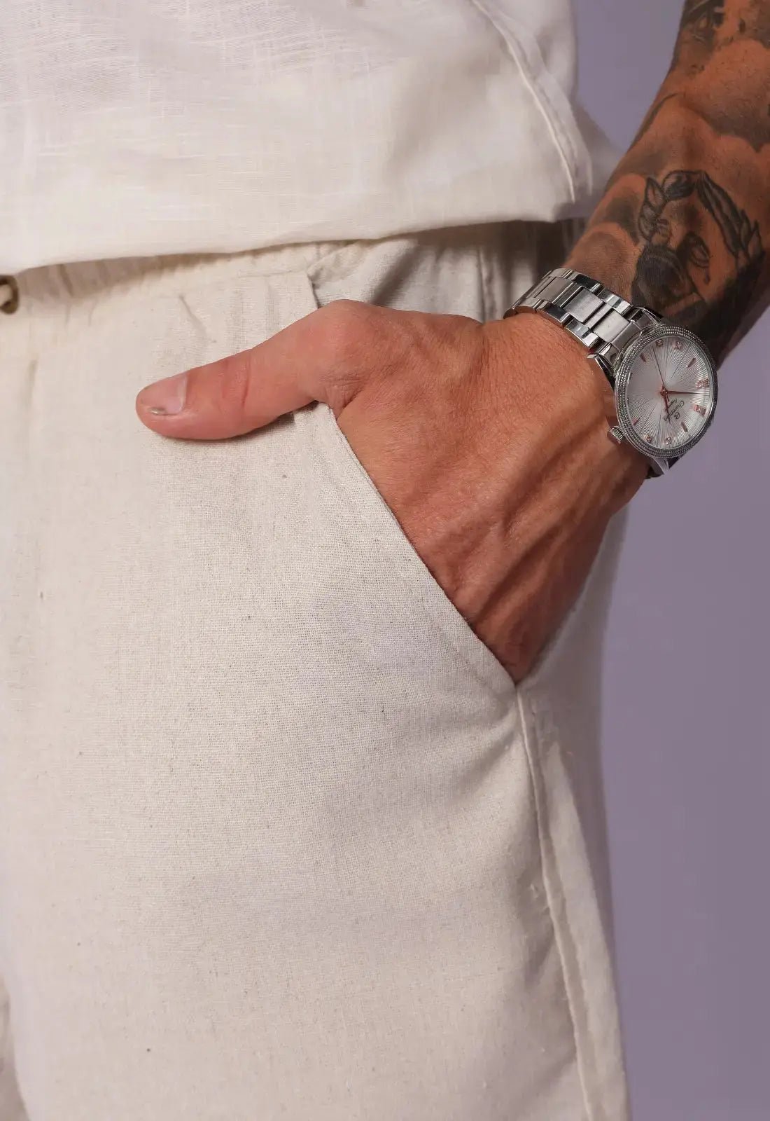 Shorts de linho masculino bege, tecido leve confortavel e ideal para clima quente